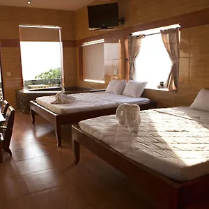 2* Bed & Breakfast Source Kiteboarding/lodge